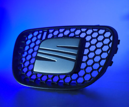 Front Grille Seat Leon/Toledo Cupra 1M 2000 (Symbol Included)